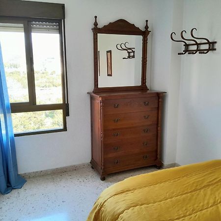 Room In Shared Apartment With Parking Almuñécar Buitenkant foto