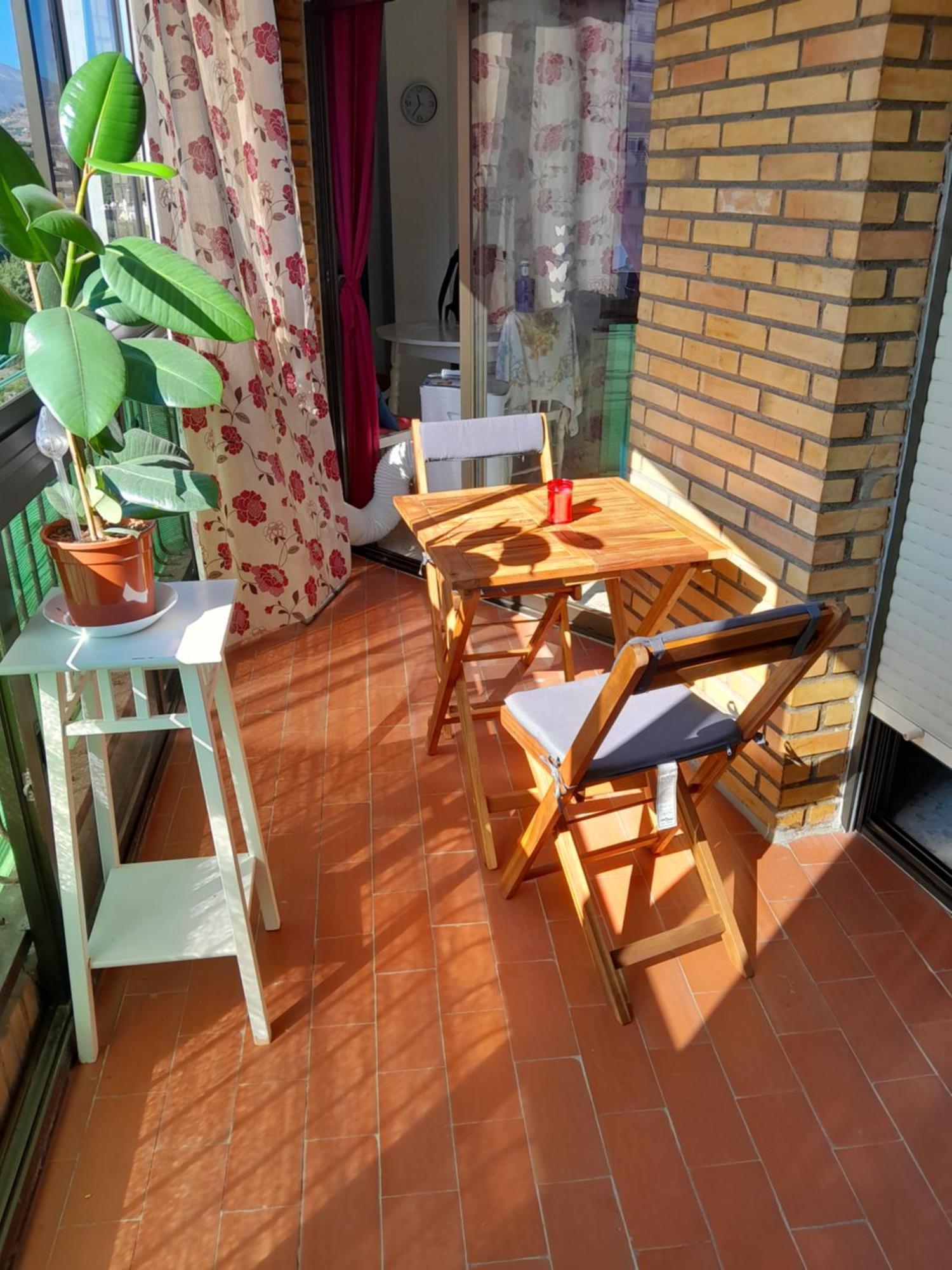 Room In Shared Apartment With Parking Almuñécar Buitenkant foto